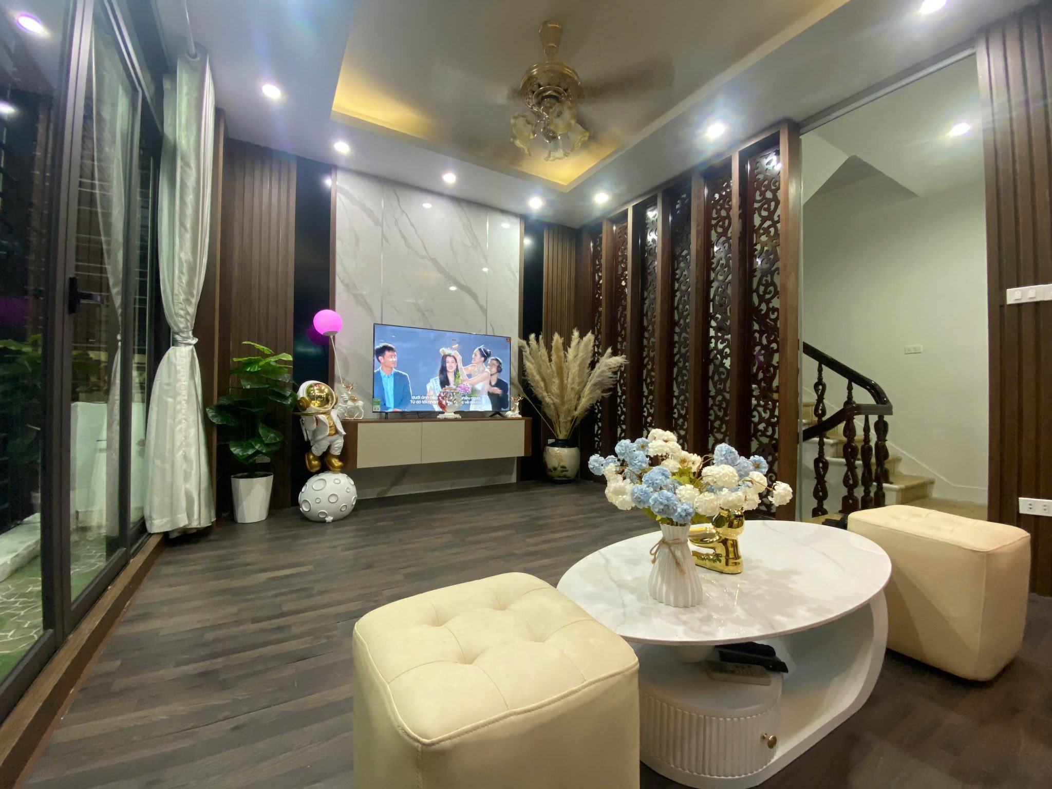 NHÀ ĐẸP Ở XUÂN THỦY -PHÂN LÔ - Ô TÔ - LÔ GÓC 2 MẶT NGÕ - 2 THOÁNG - VEW ĐH BÁO CHÍ TUYÊN TRUYỀN - - Ảnh chính